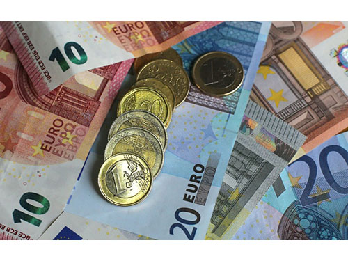 Ministerijos siūlo didinti MMA iki 840 eurų, NPD – iki 625 eurų – šaltiniai 